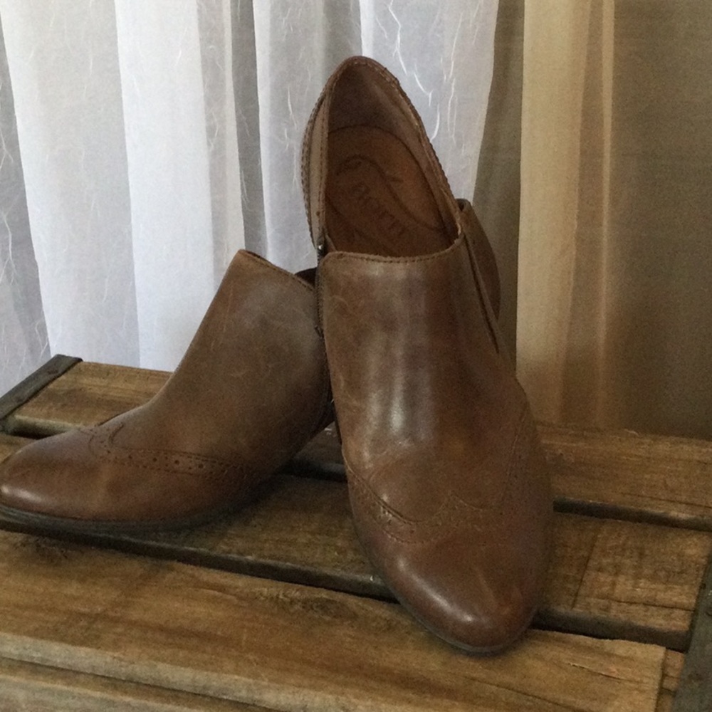 Born leather ankle boots